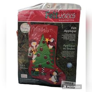 Dimensions Felt Works Debbie Mumm New penguins stocking